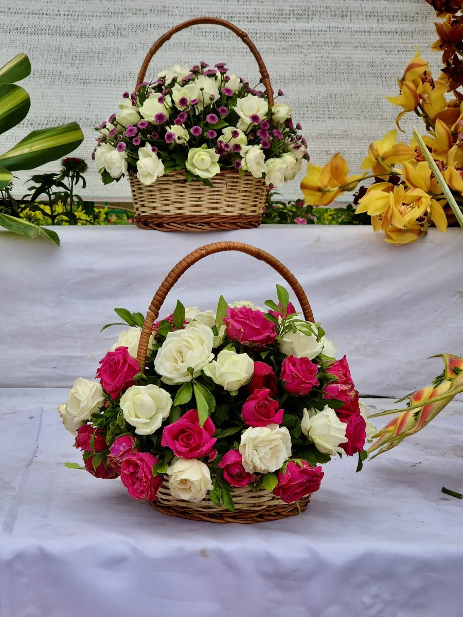 Корзина с розами